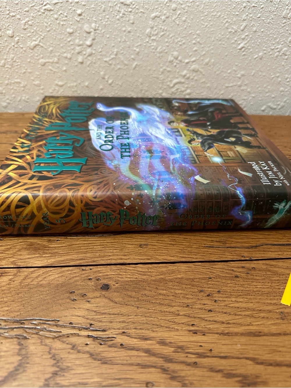 Harry Potter and the Order of the Phoenix Illustrated Edition - Teal Title - Picture 3 of 4